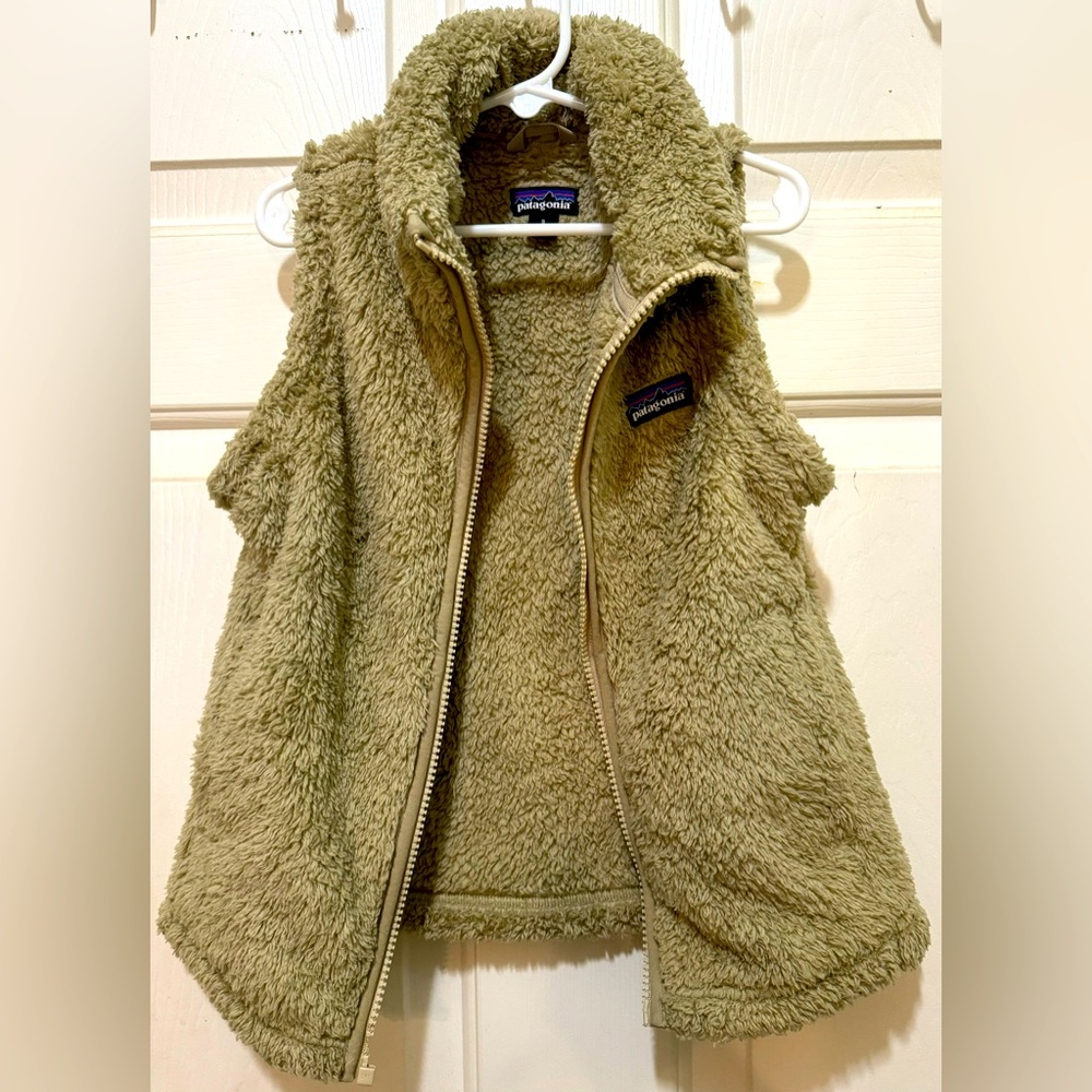 Child’s Patagonia vest.